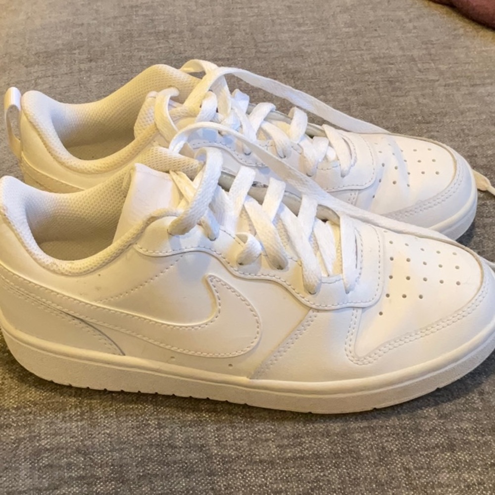 White Nike Air Force 1